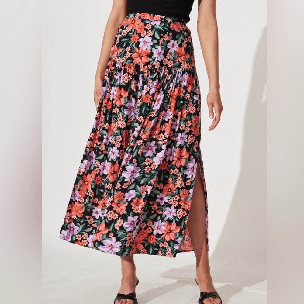 Anthropologie Abel the Label ATL Black floral pull-on slit‎ maxi skirt